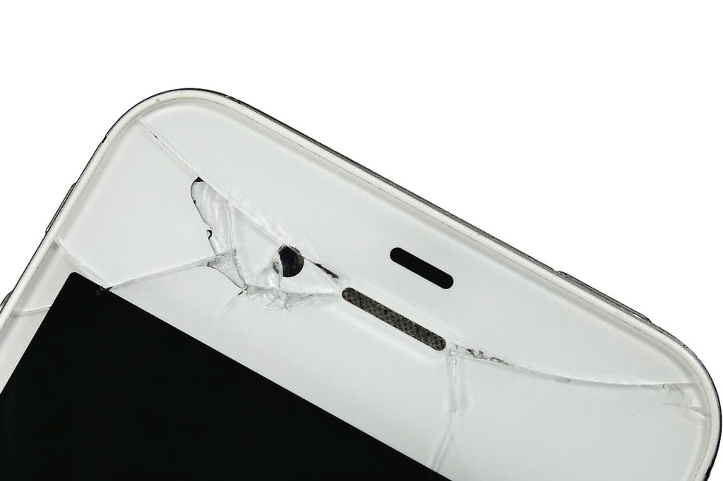 uszkodzenie przedniego panelu iphone 6